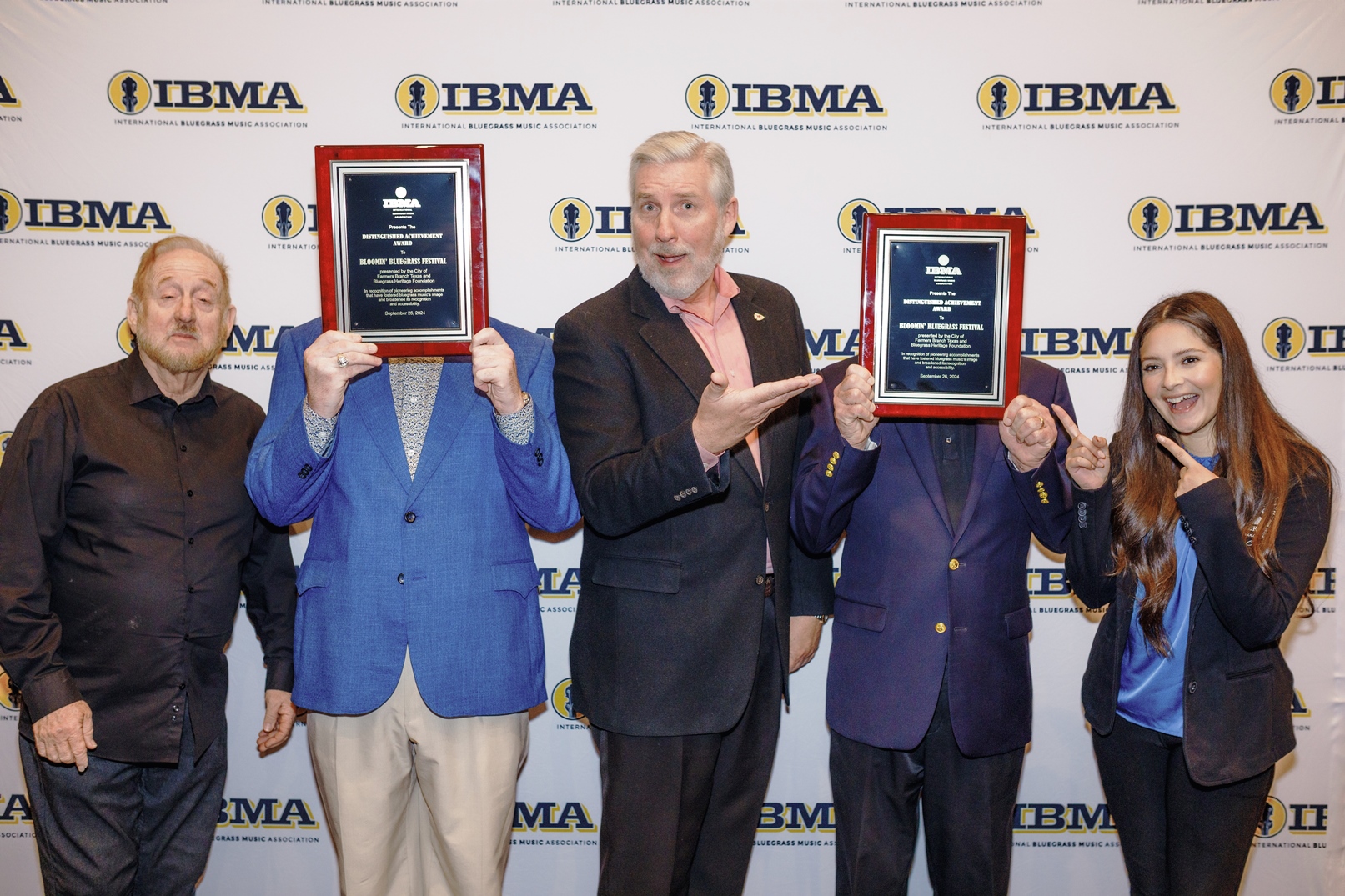 IBMA Distinguished Achievement Award Gerald Jones, Matt Tessier, Alan Tompkins, Mayor Terry Lynne, Jocelyn Avina (Heidi Holloway)