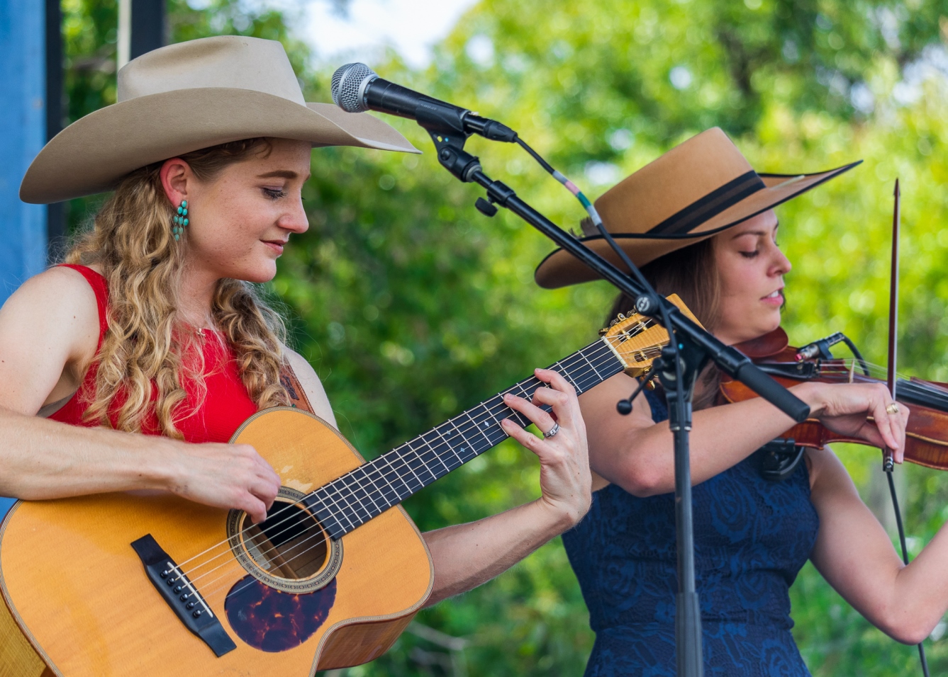 Kristyn Harris & Hailey Sandoz at Bloomin\' 2023 (Nate Dalzell)