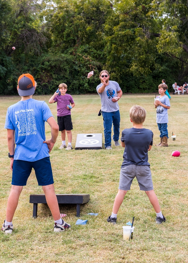 Friends and fun at Bloomin\' 2023 (Nate Dalzell)