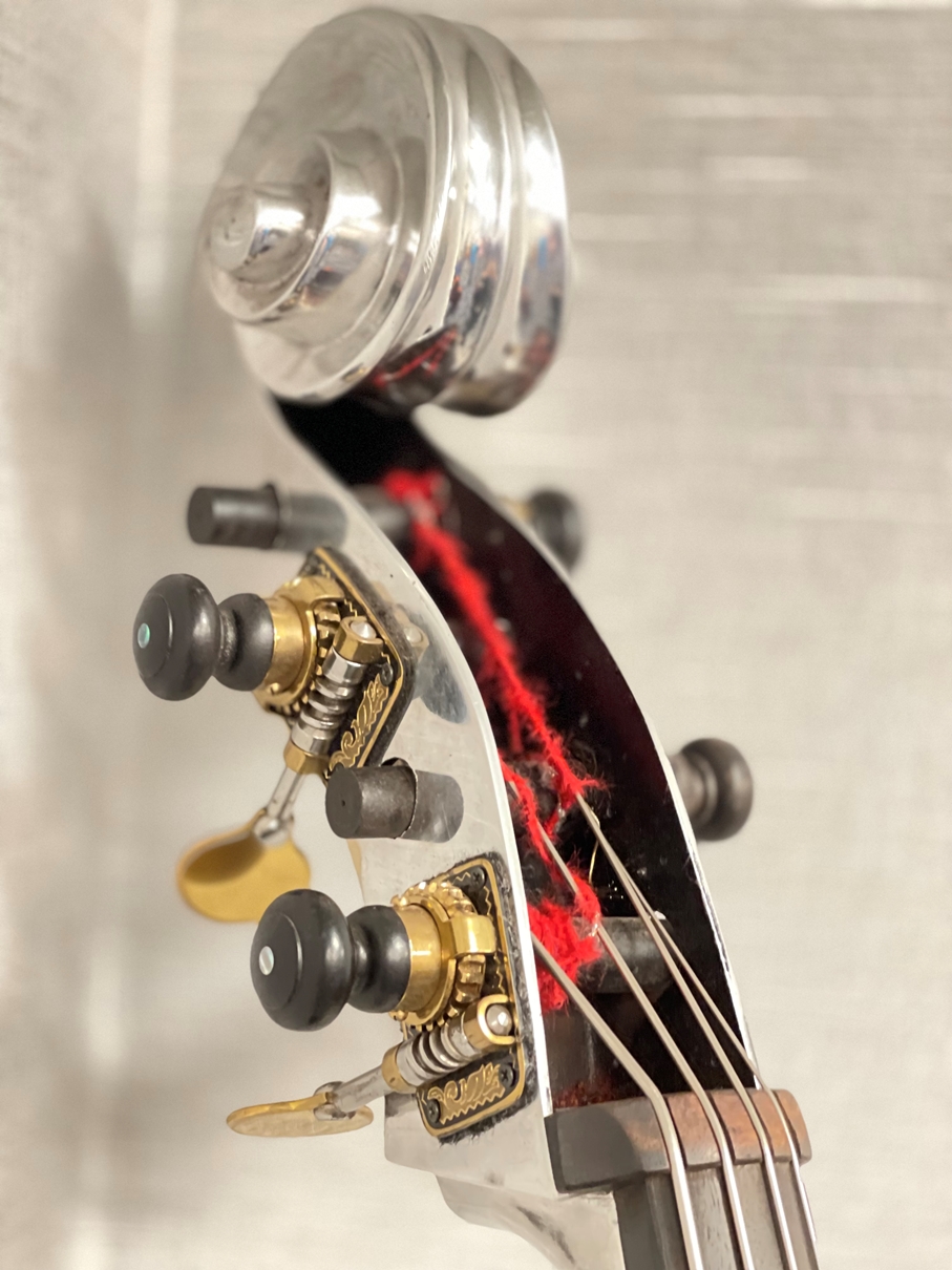 Polished 1930s Alcoa Aluminum Bass at BassFest 2024 (© Gerald Jones)