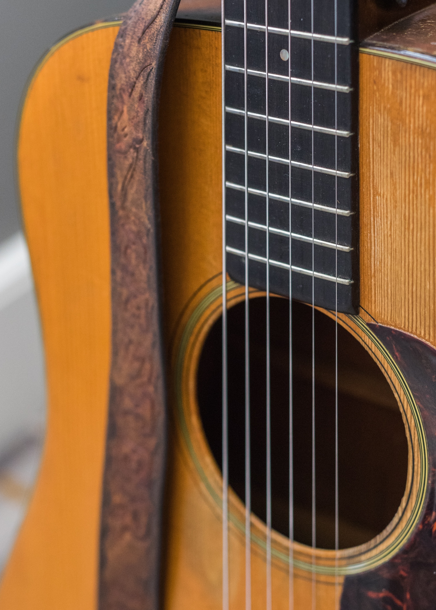 Lester Flatt 1942 Martin D-18 #81197 top and strap ©Nate Dalzell