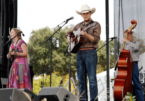 The Snyder Family Band at Bloomin' Bluegrass Festival 2015. Photo by Nathanial Dalzell.