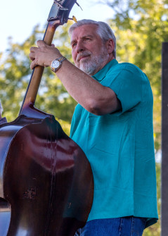 Alan Tompkins at Bloomin Bluegrass 2024 (by Nate Dalzell)