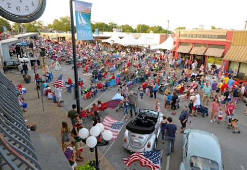 Ballard Avenue with bluegrass music! Wylie Jubilee 2016 by Craig Kelly