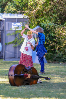 Jessica Tompkins dancing wtih Kitty Antonsen at Bloomin Bluegrass 2024 (by Randy Watkins)