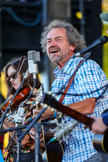 Dan Tyminski at Bloomin Bluegrass 2024 (by Randy Watkins)