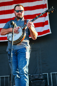 Jason Davis at Bloomin Bluegrass 2024 (by Randy Watkins)