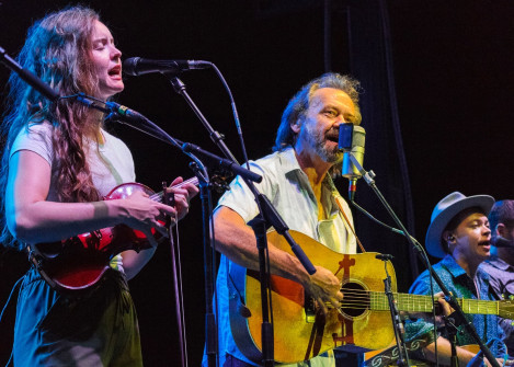 Dan Tyminski & Maddie Denton at Bloomin' 2022 (Nate Dalzell)