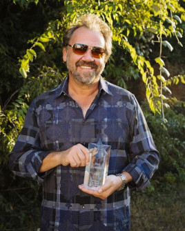 Dan Tyminski receives Bluegrass Star Award 2021 (Kirsten White)