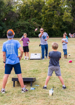 Friends and fun at Bloomin' 2023 (Nate Dalzell)