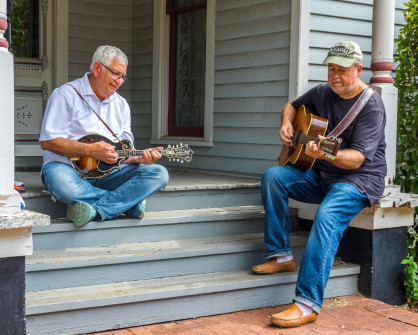 Jamming at Bloomin' 2022 (Nate Dalzell)