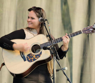 Jocelyn Gold at Bloomin' Bluegrass Festival 2016. Photo by Nathaniel Dalzell.