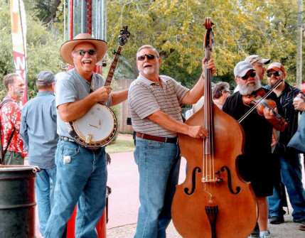 Jamming at Bloomin'! (Oct 2017)(photo by Delene Allen)