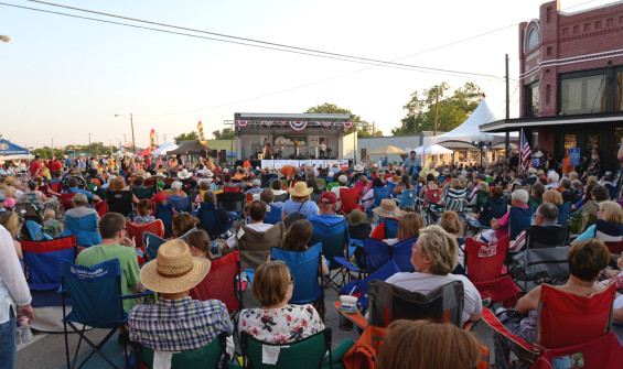 Wylie Jubile stage, Saturday July 5, 2014. ©Craig Kelly.