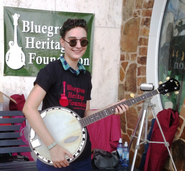 Patience Newsom and her Play It Forward! program banjo at Wylie Jubilee 2016