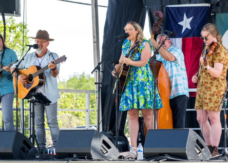 Kristy Cox & Grasstime at Wylie Jubilee 2024. ©Nate Dalzell